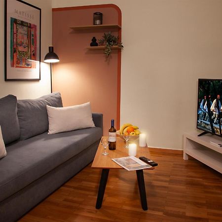Aris123 By Smart Cozy Suites - Apartments In The Heart Of Athens - 5 Minutes From Metro - Available 24Hr 外观 照片
