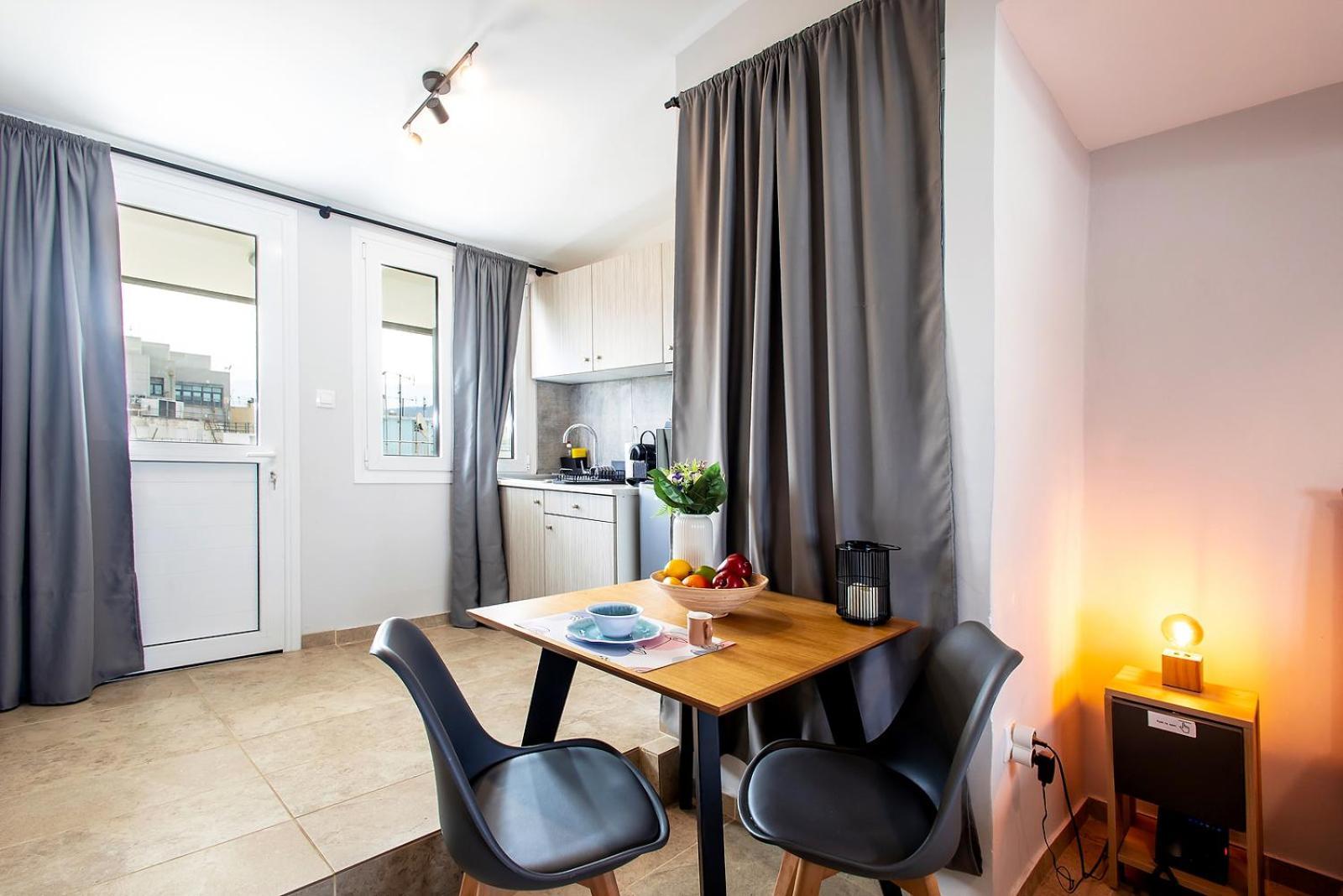 Aris123 By Smart Cozy Suites - Apartments In The Heart Of Athens - 5 Minutes From Metro - Available 24Hr 外观 照片