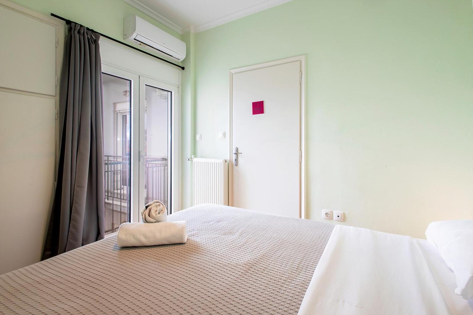 Aris123 By Smart Cozy Suites - Apartments In The Heart Of Athens - 5 Minutes From Metro - Available 24Hr 外观 照片