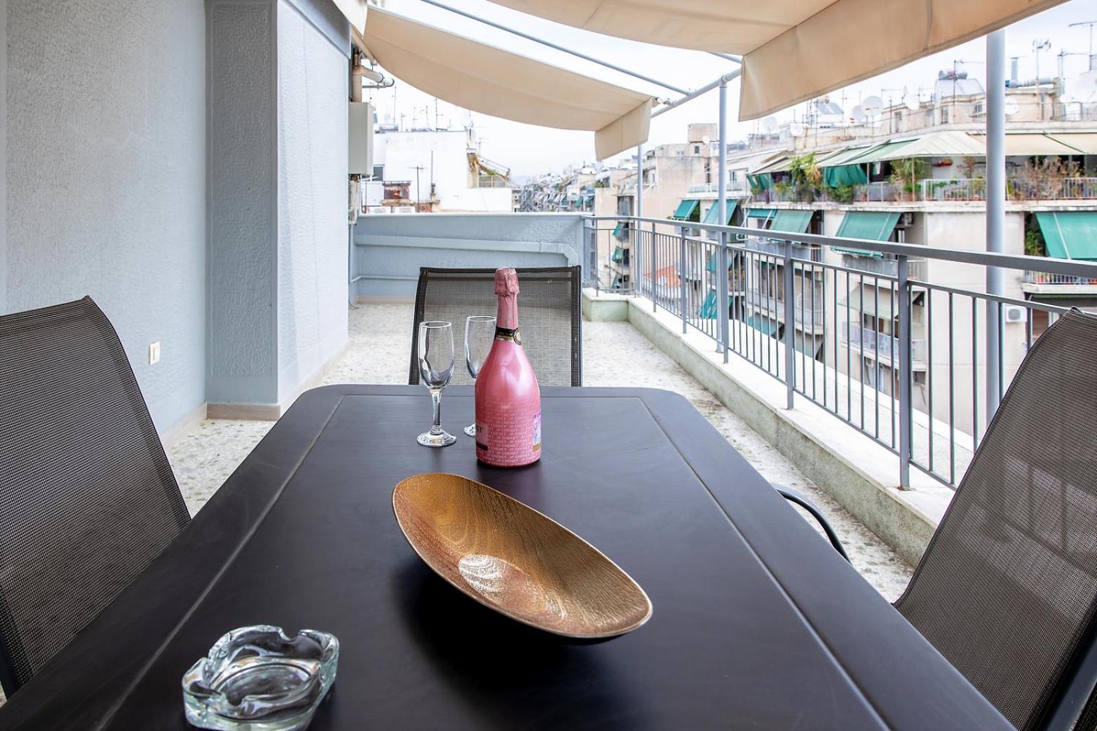 Aris123 By Smart Cozy Suites - Apartments In The Heart Of Athens - 5 Minutes From Metro - Available 24Hr 外观 照片